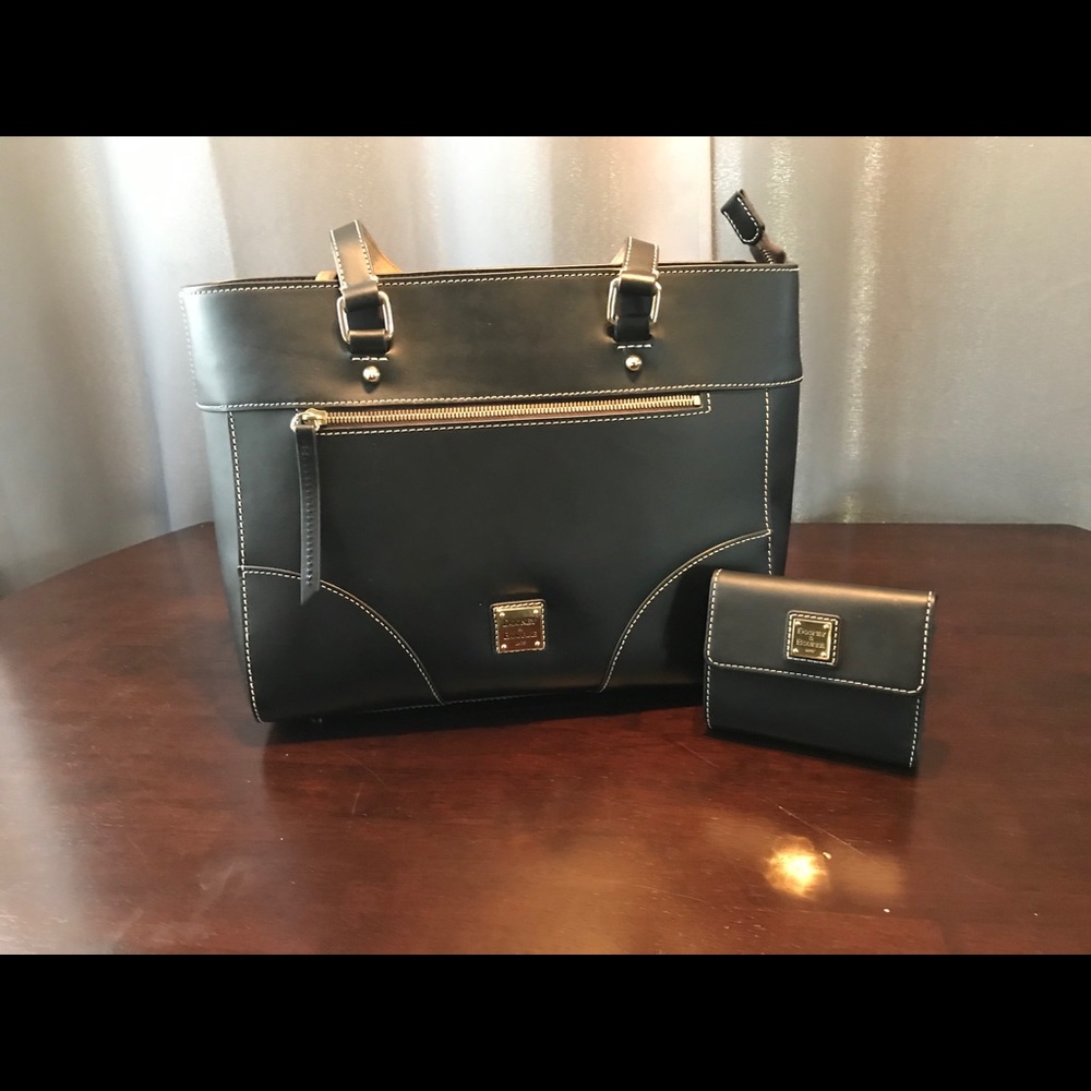 Dooney & Bourke Handbag